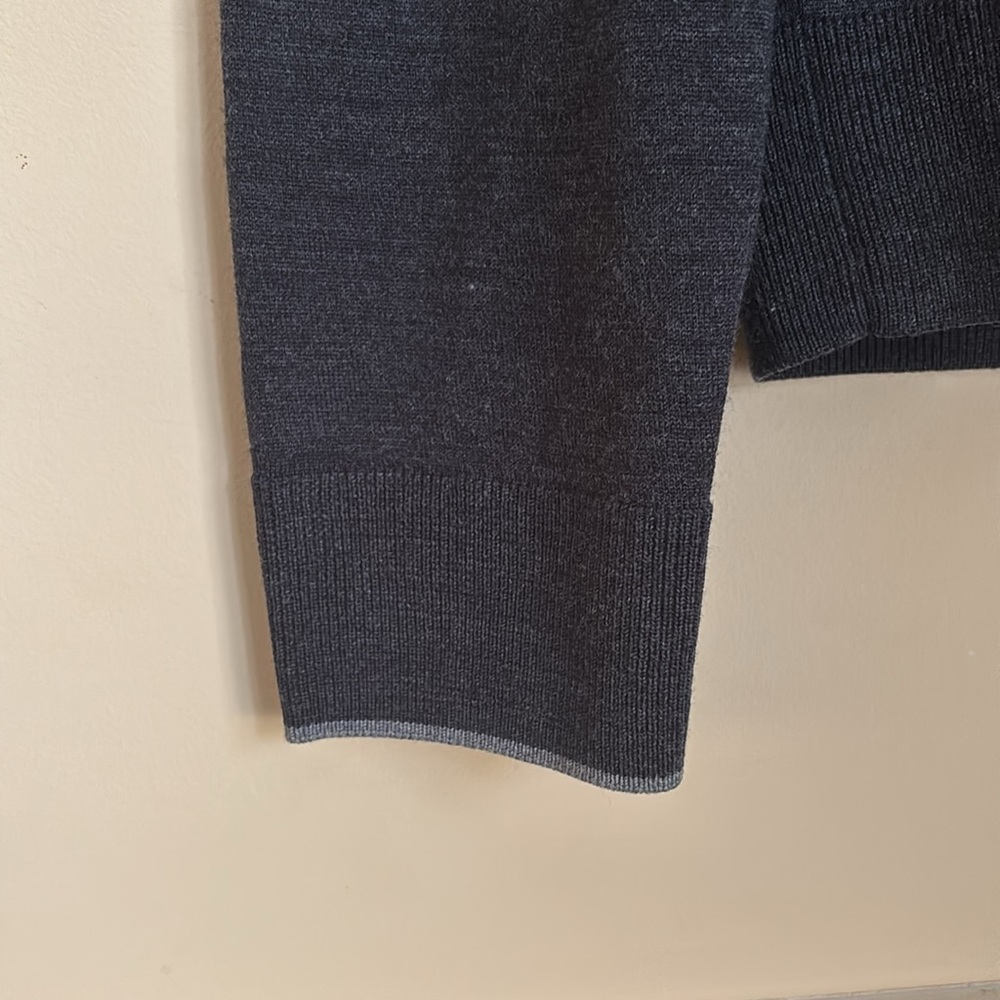UNTUCKit 100% Merino Wool Austin Full-Zip Charcoal Dark Gray Sweater Size Small - Picture 7 of 11